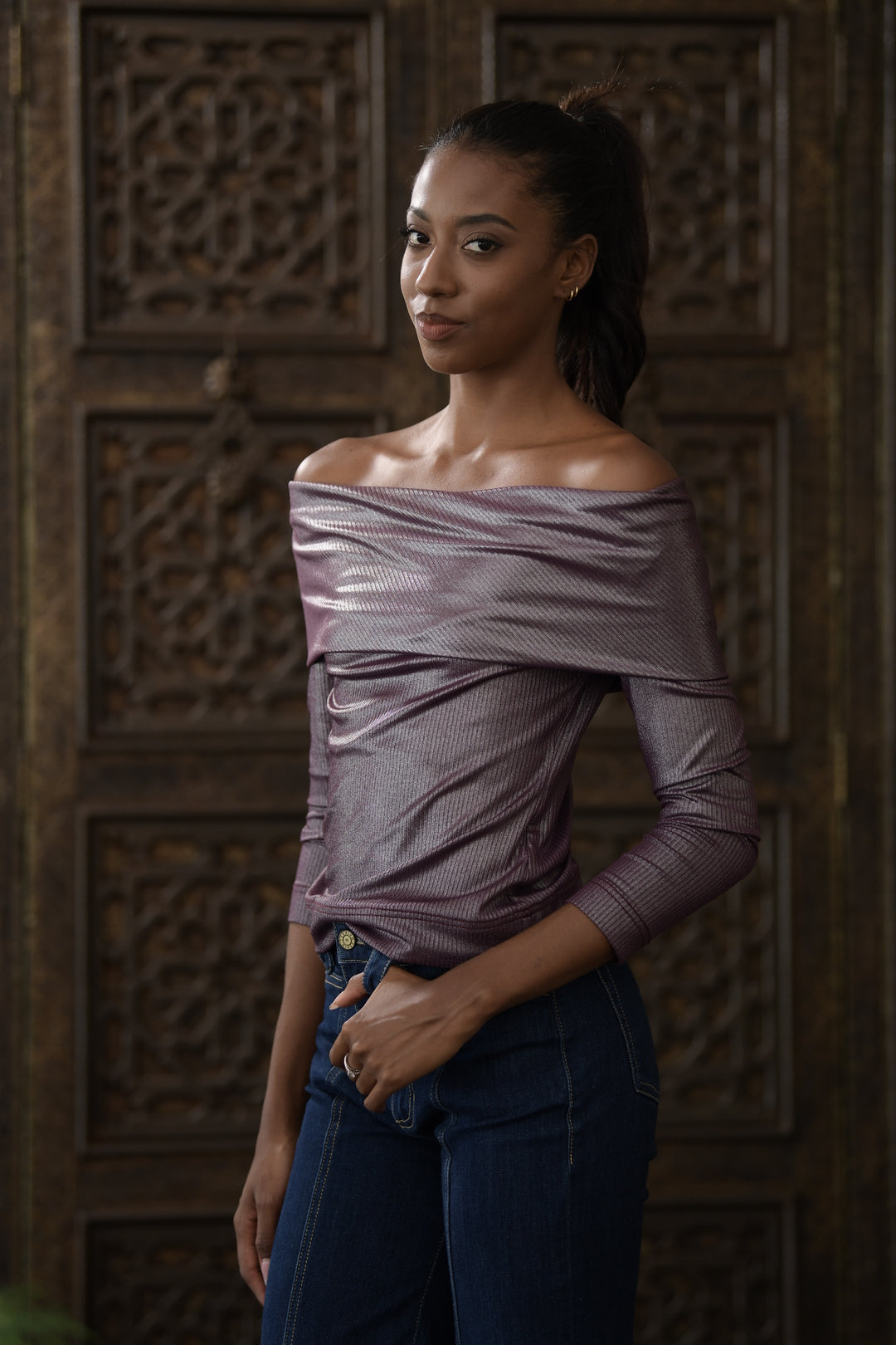 Blusa cuello bandeja con brillo