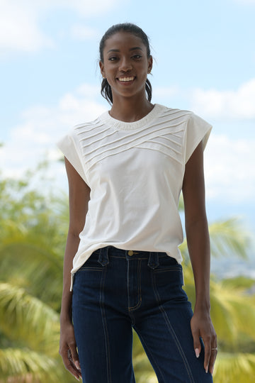 Blusa con alforzas y cuello plisado