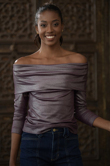 Blusa cuello bandeja con brillo